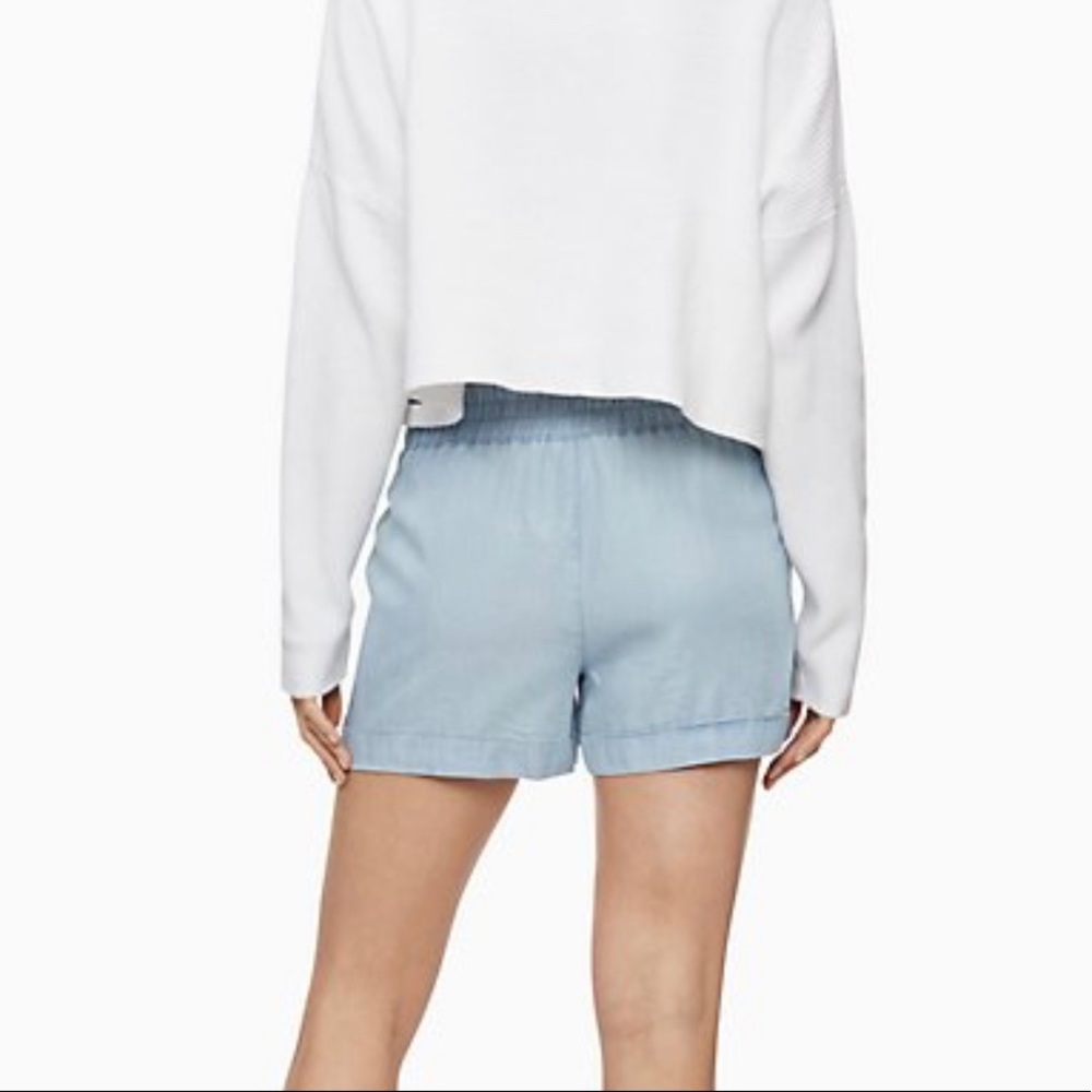 Calvin Klein CHAMBRAY DRAWSTRING UTILITY 4" SHORTS - Picture 5 of 10